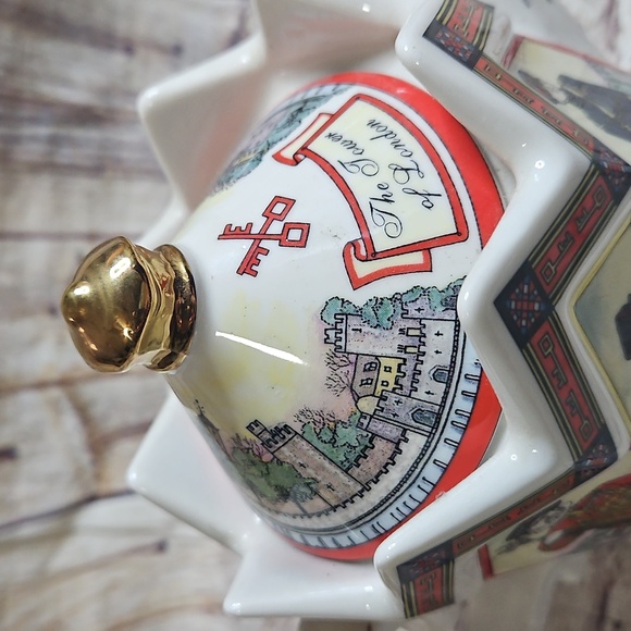 James Sadler England "The‎ Tower of London" Teapot lidded 1980's bone china - Picture 2 of 9